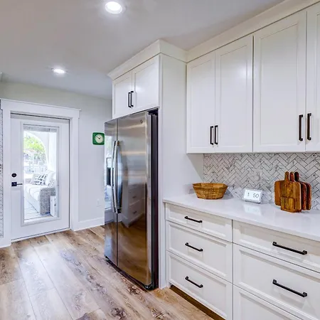 New! Cortez Cabana! Canal Front Home With Heated Pool & Boat Dock!